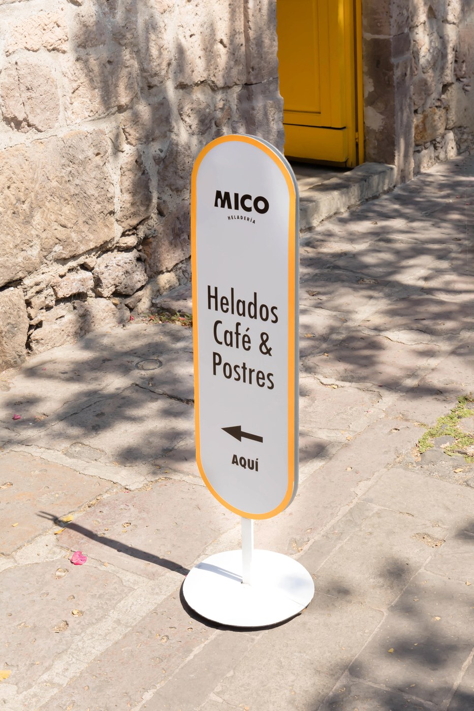 MICO HELADERÍA context shot — brand identity design by Mingo Estudio