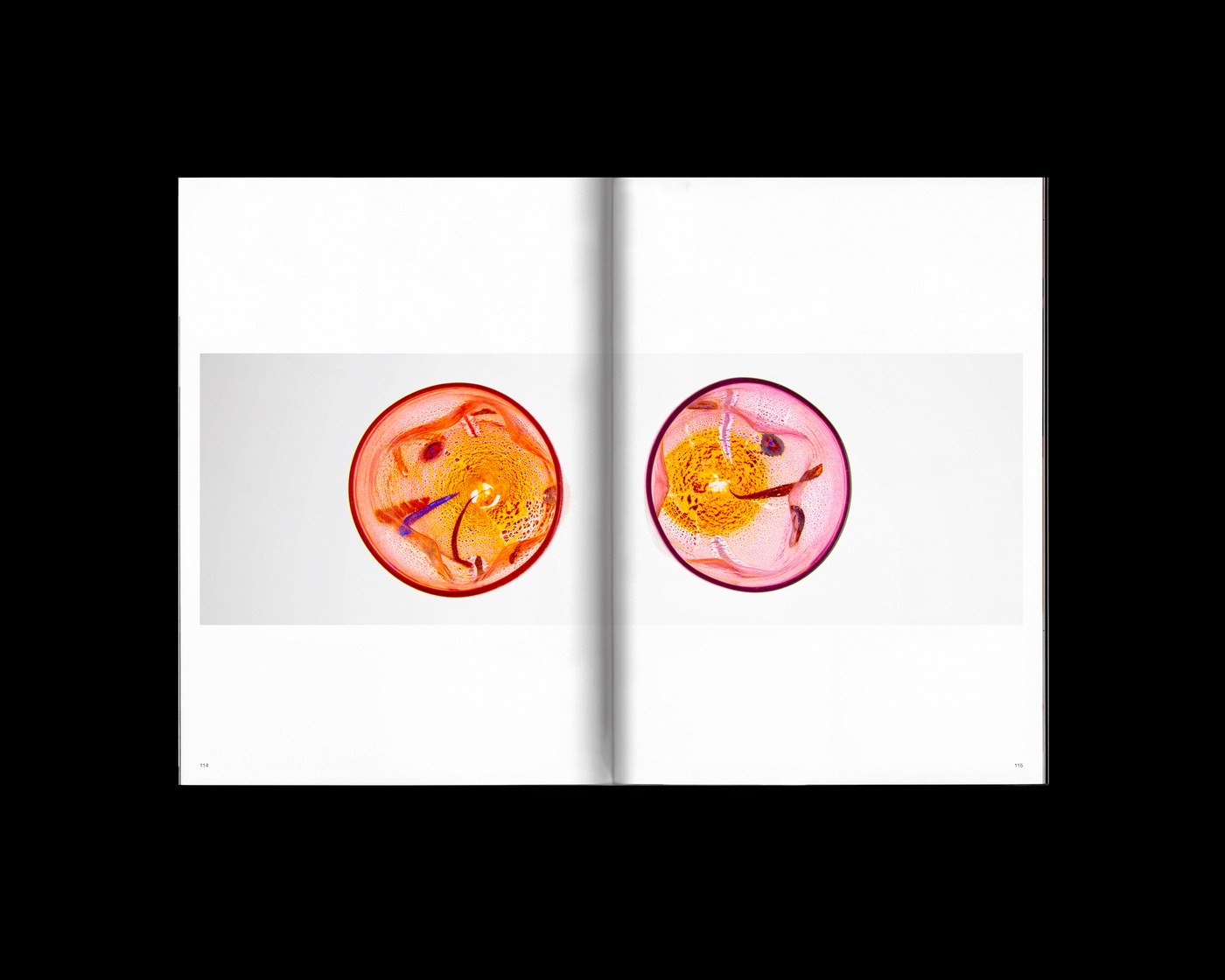 Photographic dialogue and material transparency in editorial design