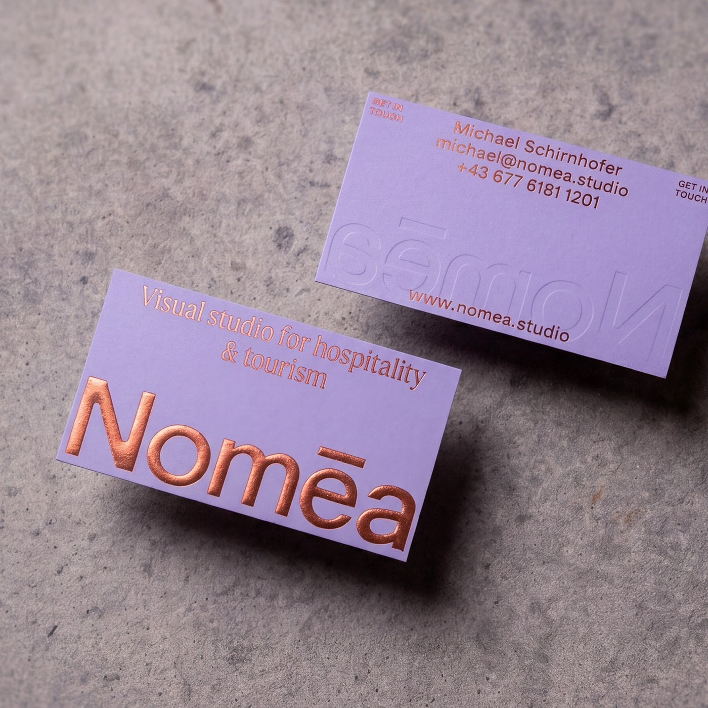 Schickeria Studio'dan Nomēa Studio İçin Çarpıcı Görsel Kimlik Tasarımı