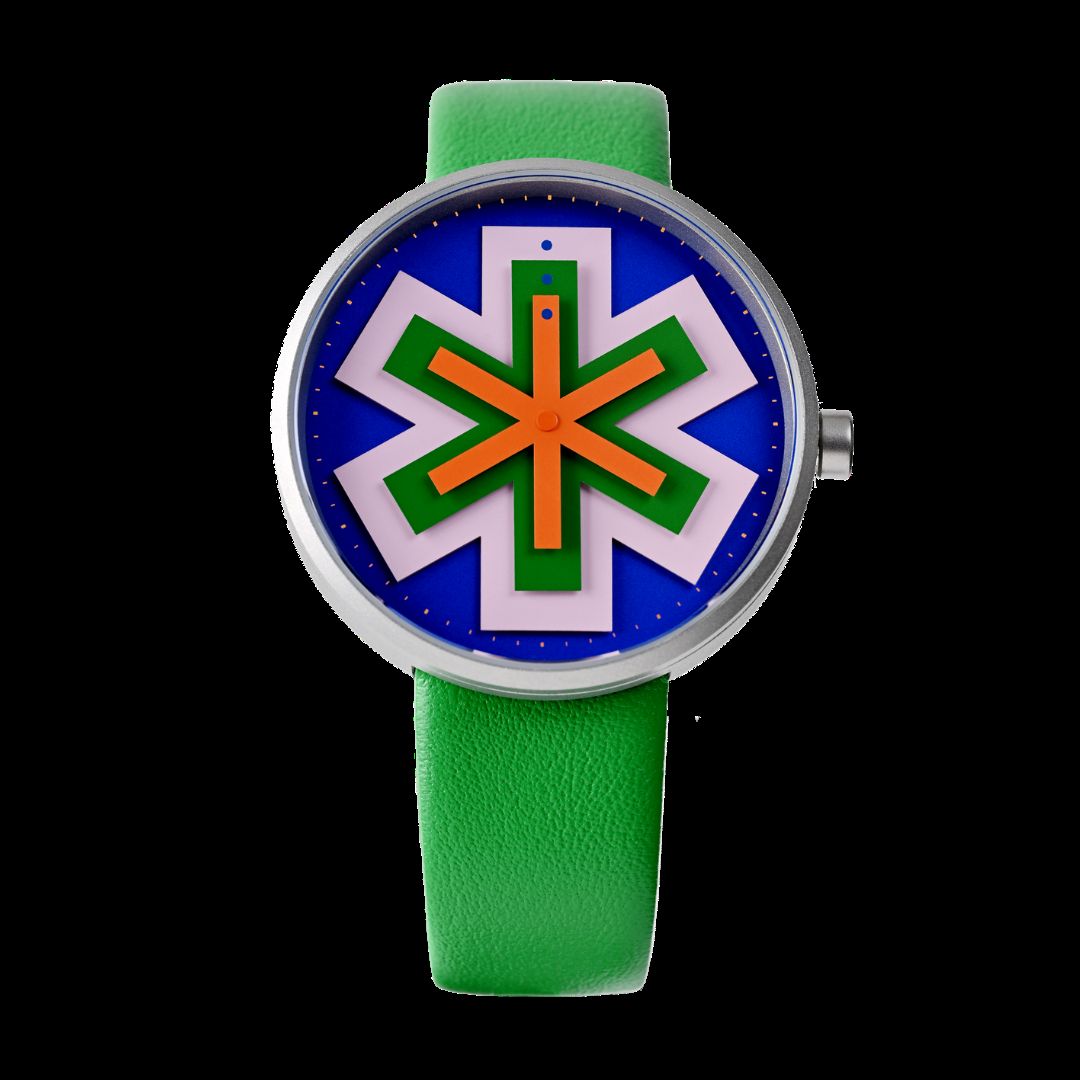 Diseño de reloj estelar minimalista con manecillas de colores en capas que forman un patrón de estrella