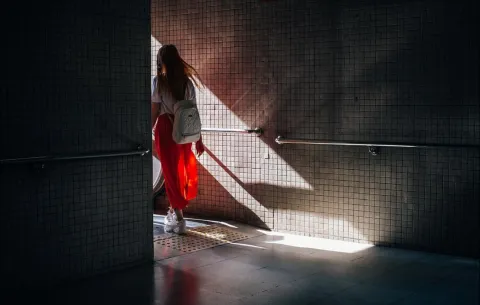 In pursuit of silhouettes, lights, shadows with Mustafa Hacalaki - Photography