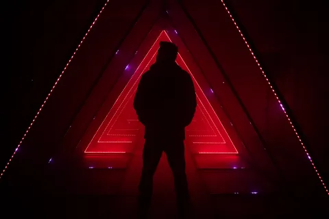 TRIANGLED: Immersive Light Installation - Set Design
