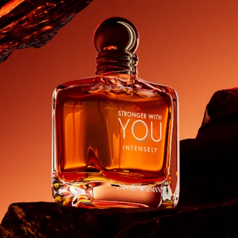 Egor Brodunov's Perfume CGI Treats Glass Like a Study in Light